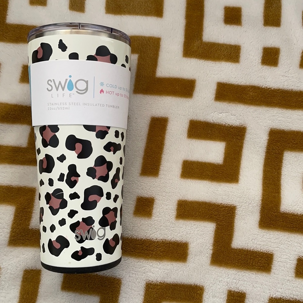 Swig 22oz stainless steel tumbler